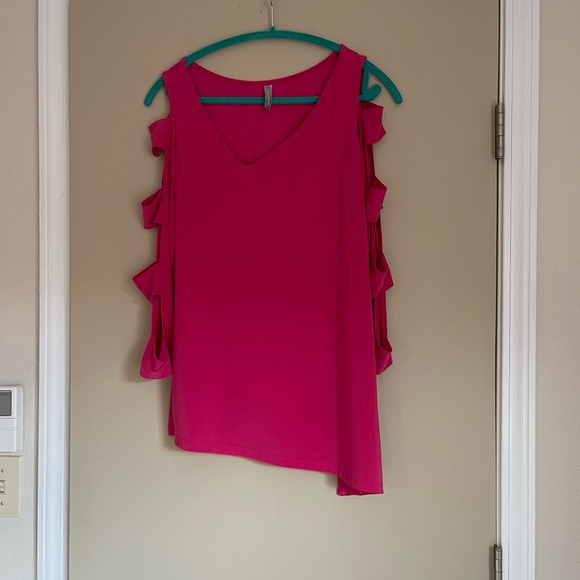 Last Tango 3/4 Ladder-Sleeve, Asymmetrical Top. Fuchsia. M - Picture 3 of 9